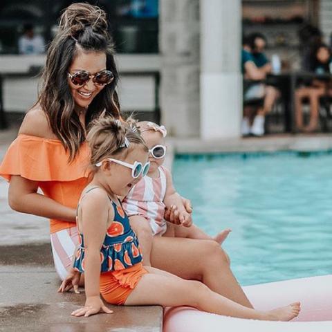 How To Style The Ruffled Around Top - Kortni Jeane