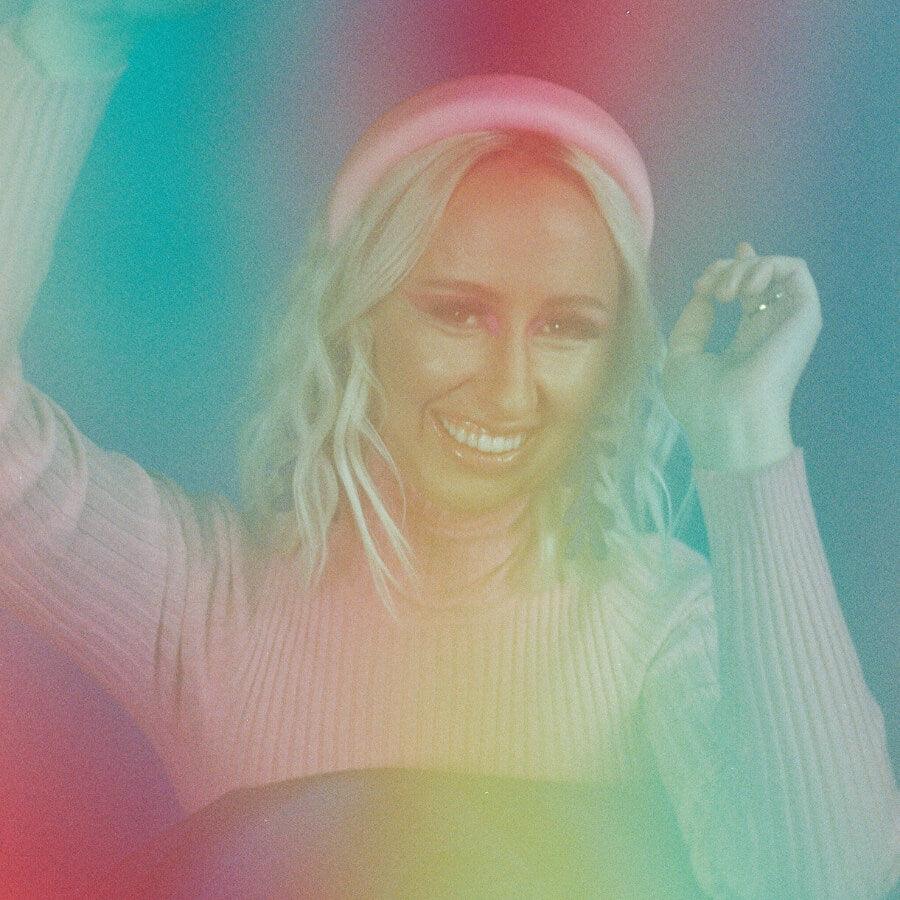 Gettin' Groovy with @stacieandrichie - Kortni Jeane