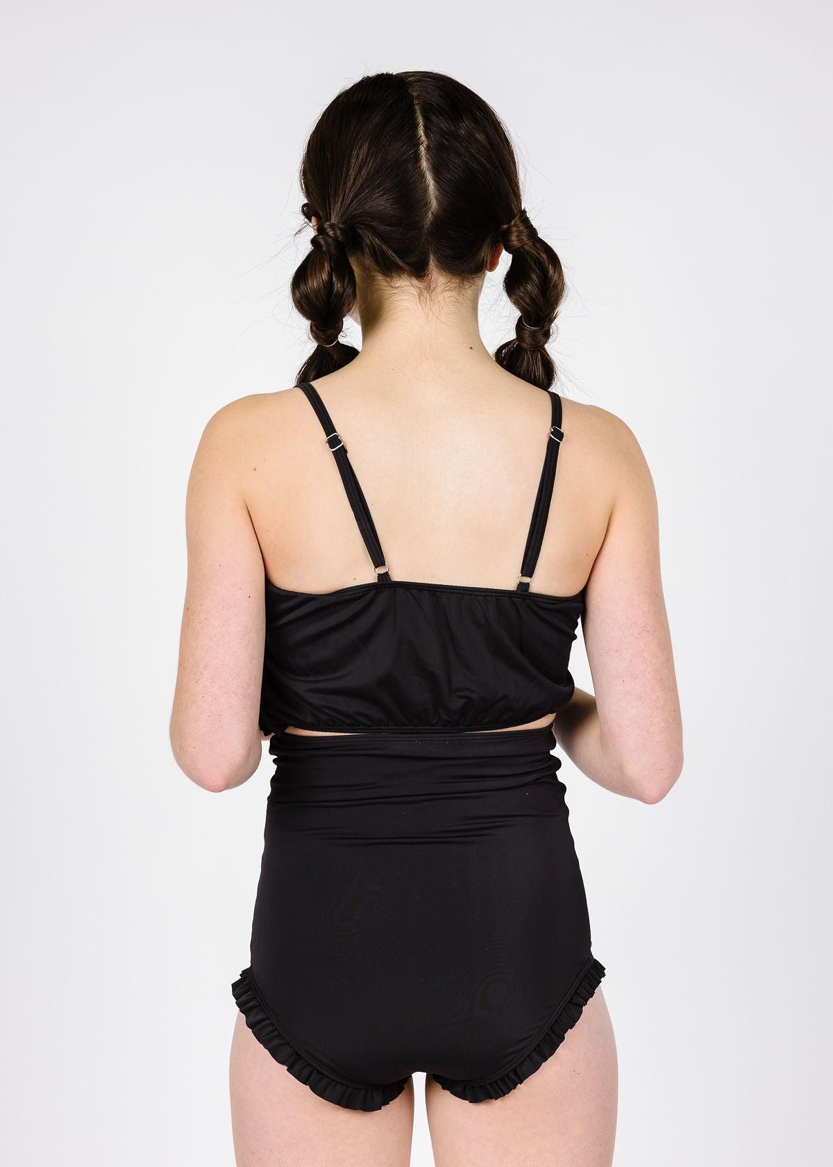 kortni jeane ruffle around top